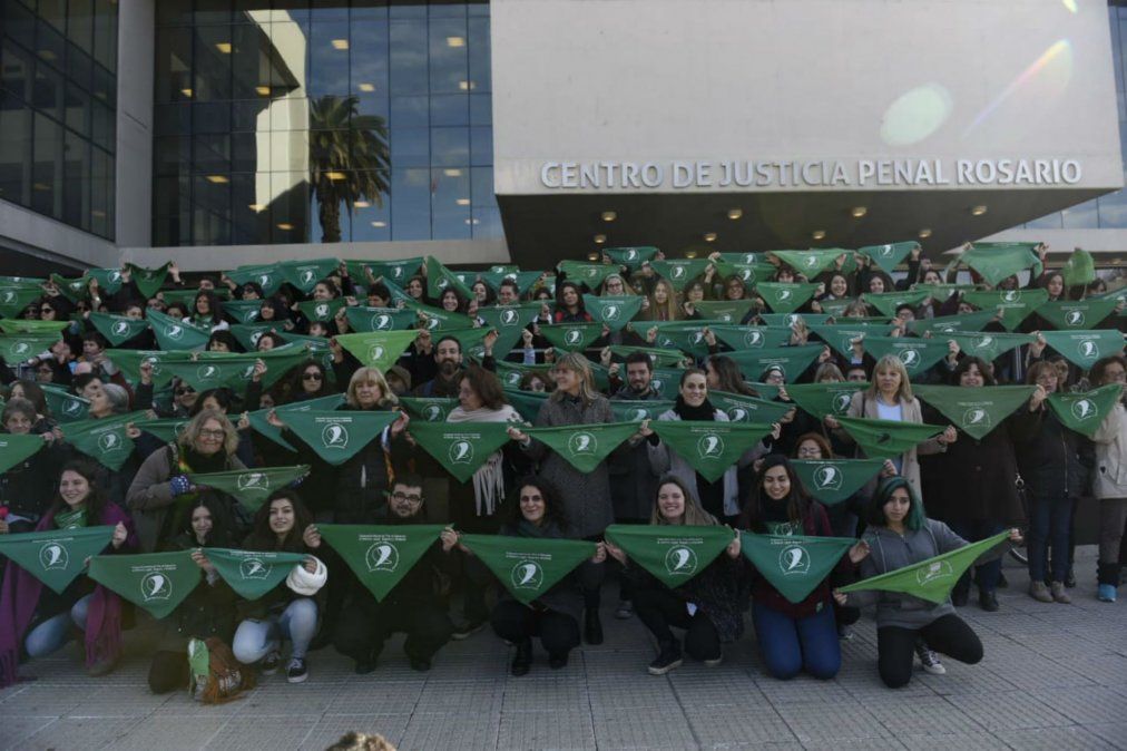 Pañuelazo de las trabajadoras judiciales a favor de la legalización del aborto