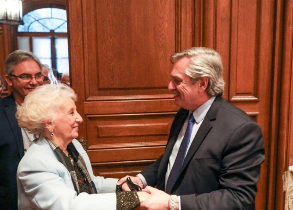 Alberto Fernández creó un cargo diplomático para asuntos de Derechos Humanos y designó a un hijo de la titular de Abuelas de Plaza de Mayo, Estela de Carlotto.