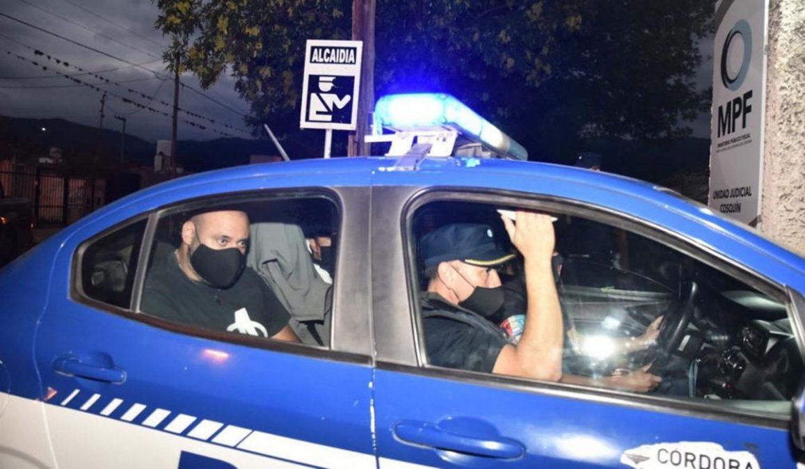 La autopsia de Ivana Módica arrojó macabros resultados. Foto de La Voz: Galván, siendo trasladado en La Falda, Córdoba