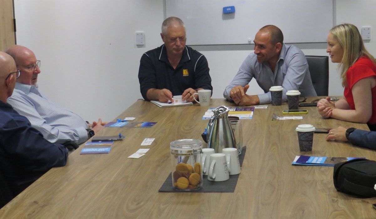 Empresarios australianos llegaron a Mendoza, interesados en el cobre de Malargüe. Más adelante harán una nueva visita para viajar al Sur. Empresarios australianos llegaron a Mendoza, interesados en el cobre de Malargüe. Más adelante harán una nueva visita para viajar al Sur.