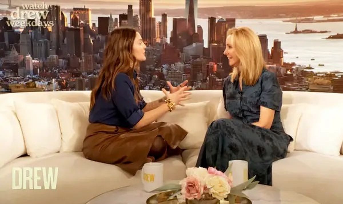 Lisa Kudow repasó su carrera y el vínculo con sus compañeros en el show de Drew Barrymore. Lisa Kudow repasó su carrera y el vínculo con sus compañeros en el show de Drew Barrymore.