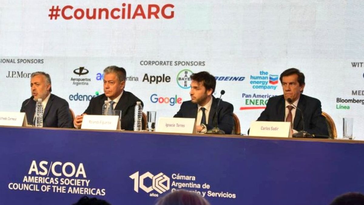 Cornejo, Figueroa, Pullaro y Sadir durante la mesa de gobernadores del Consejo de las Américas. Cornejo, Figueroa, Pullaro y Sadir durante la mesa de gobernadores del Consejo de las Américas.