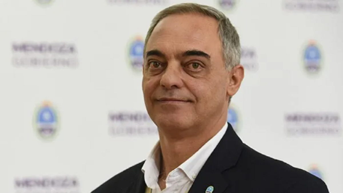 Emilio Moreno, titular de Educación Secundaria de la DGE, aclaró cómo es el sistema de recuperación para los alumnos que adeudan entre 3 y 5 materias. Emilio Moreno, titular de Educación Secundaria de la DGE, aclaró cómo es el sistema de recuperación para los alumnos que adeudan entre 3 y 5 materias.