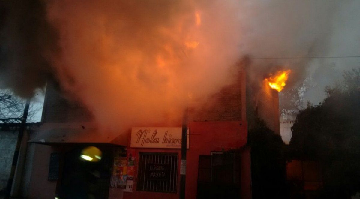 Tensión en zona norte por el incendio de un comercio: no hubo heridos