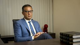 Sebastián Sarmiento, juez penal colegiado, fue suspendido e irá a juicio político por mal desempeño en 2026 por decisión del Jury de Enjuiciamiento. Sebastián Sarmiento, juez penal colegiado, fue suspendido e irá a juicio político por mal desempeño en 2026 por decisión del Jury de Enjuiciamiento.