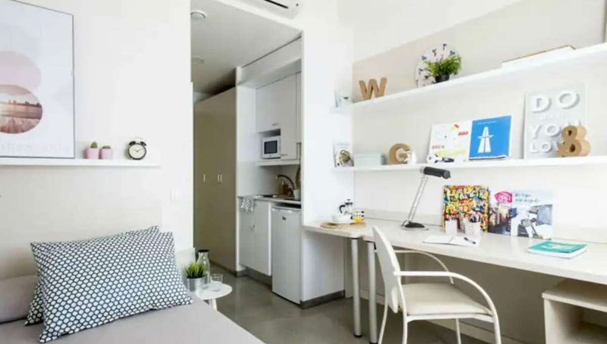 Así es la casa compartida donde vive Lamine Yamal en Barcelona: zona de estudio, gimnasio y más. Así es la casa compartida donde vive Lamine Yamal en Barcelona: zona de estudio, gimnasio y más.