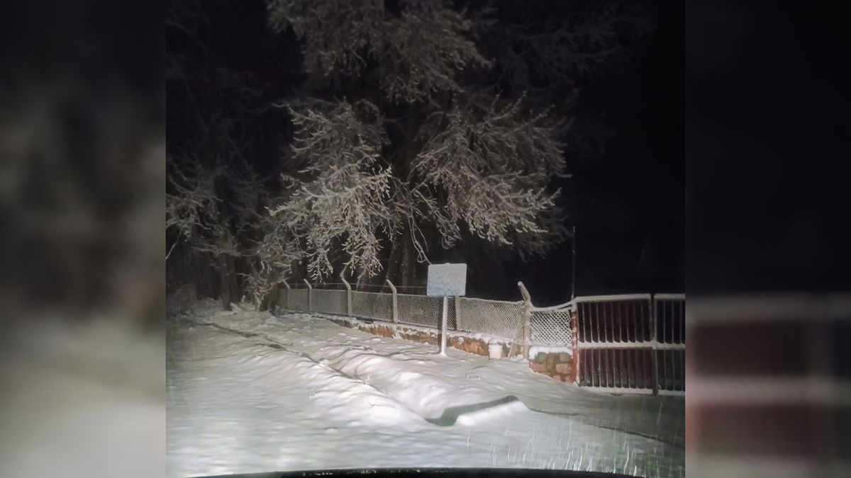 Las nevadas se registraron en la madrugada de este martes, luego de la caída de granizo en algunas zonas en la noche del lunes.