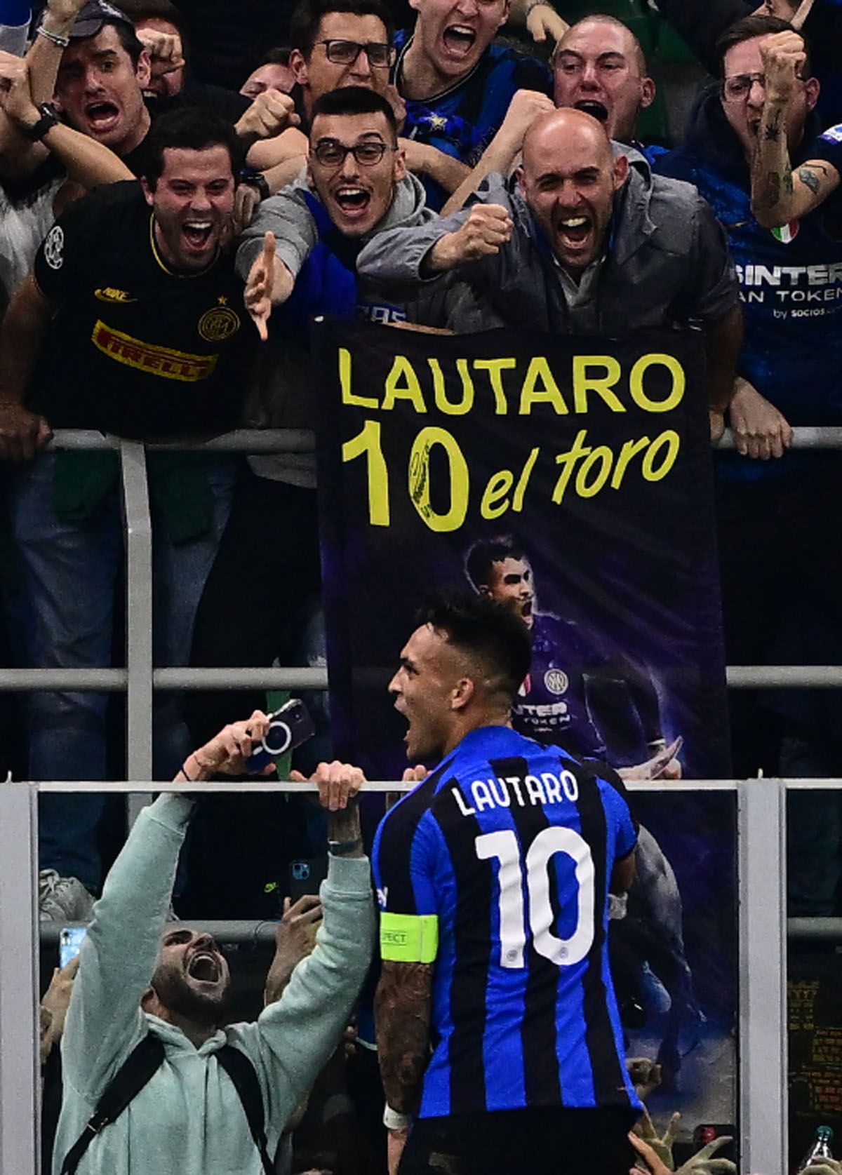Lautaro Martínez celebra el gol que puso al Inter en la final de la Champions League
