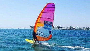 Celia Tejerina sigue liderando la clasificación en el windsurf de Lima 2019