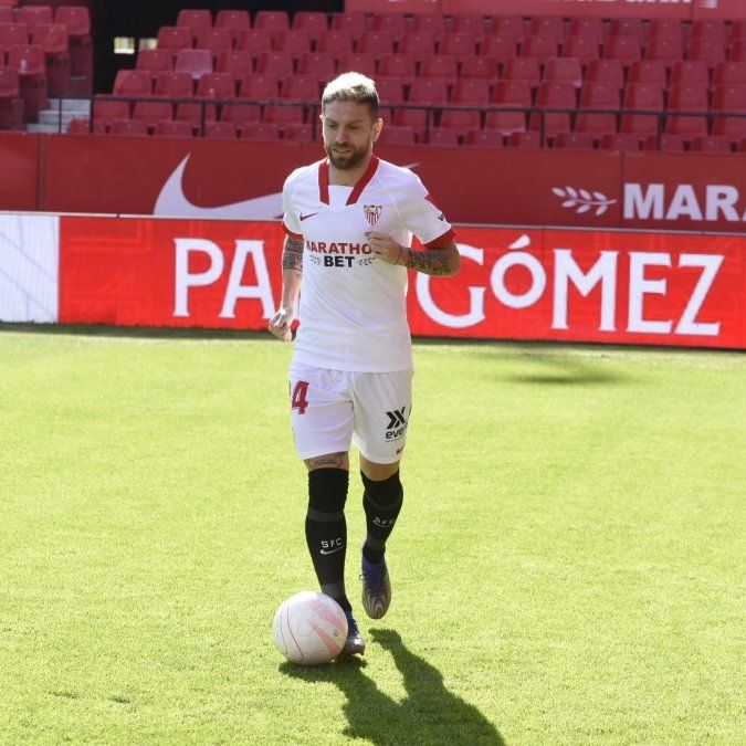 El Papu Gómez en la presentación en el Sánchez Pizjuán.