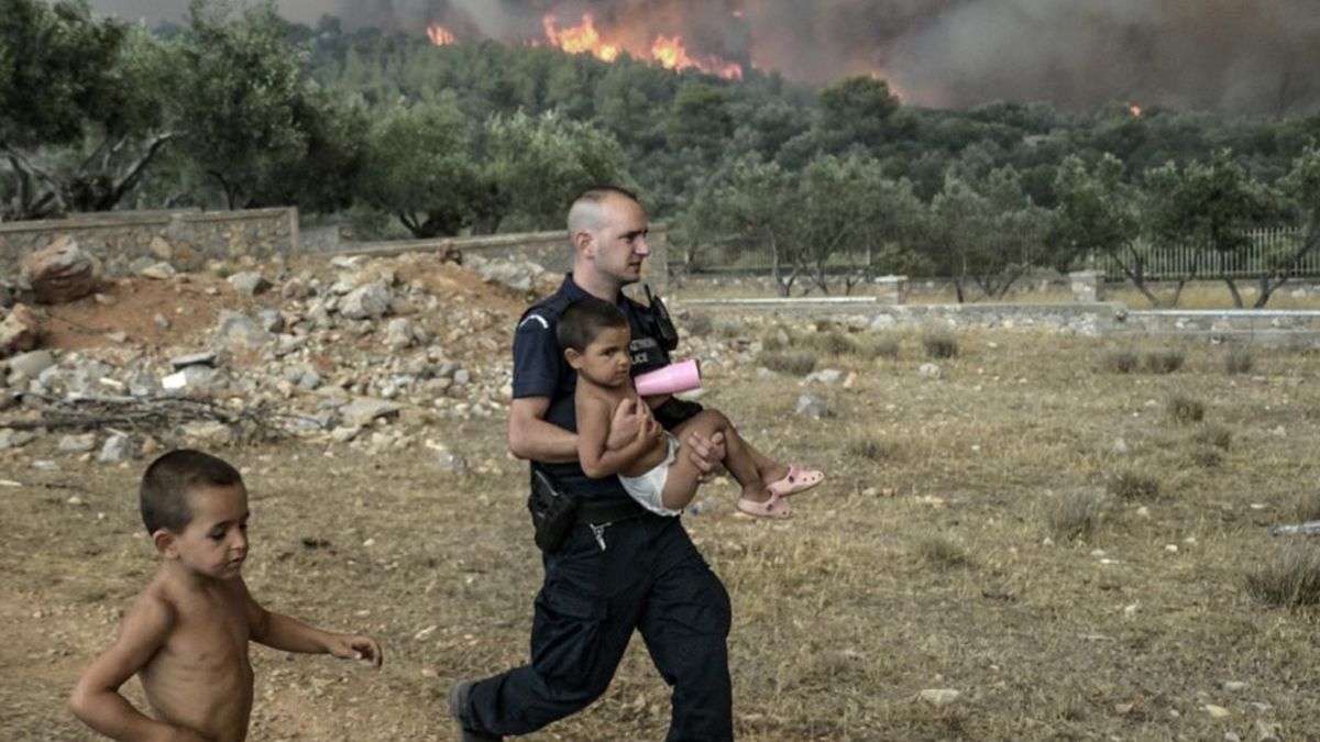 En varios países la ola de calor ha provocado distintos inconvenientes y se ha debido efectuar evacuaciones ante el peligro del fuego