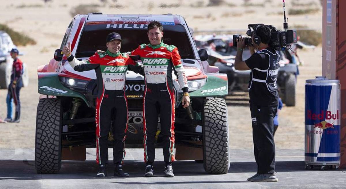 Yacopini y Oliveras en la rampa de salida del Dakar.