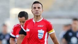 La Conmebol y la UEFA eligieron al árbitro Piero Maza para dirigir la Finalissima entre Argentina e Italia.