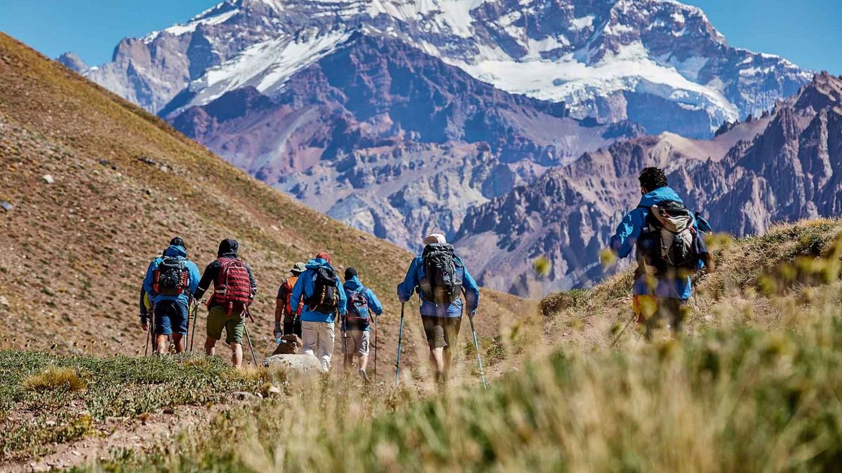 Del Aconcagua al paso Pehuenche. El objetivo es abrir 550 kilómetros de caminos entre montañas para ser recorridos con instructores y servicios.