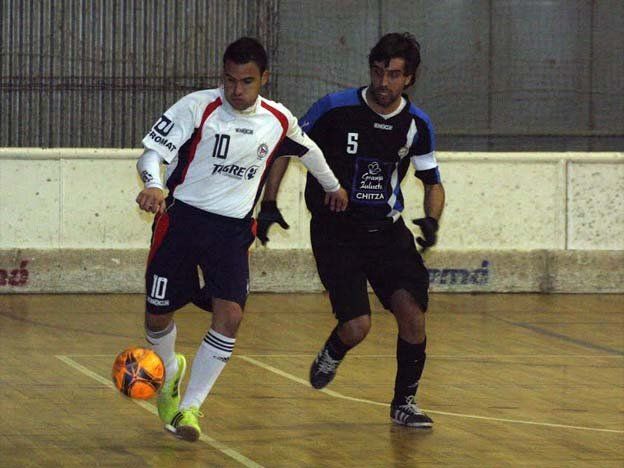 Jockey Club derrotó a Regatas y quedó a un paso de la gloria