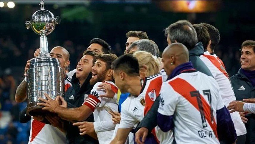 ¿Qué pasó? River borró de una foto oficial a uno de los futbolistas más queridos