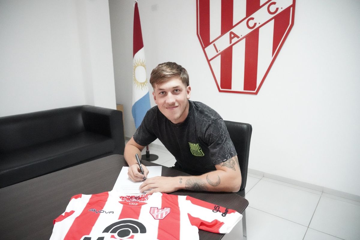 Klimowicz acaba de firmar su primer contrato en Instituto