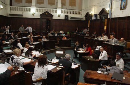 La oposición impuso en el Senado un proyecto alternativo del Presupuesto