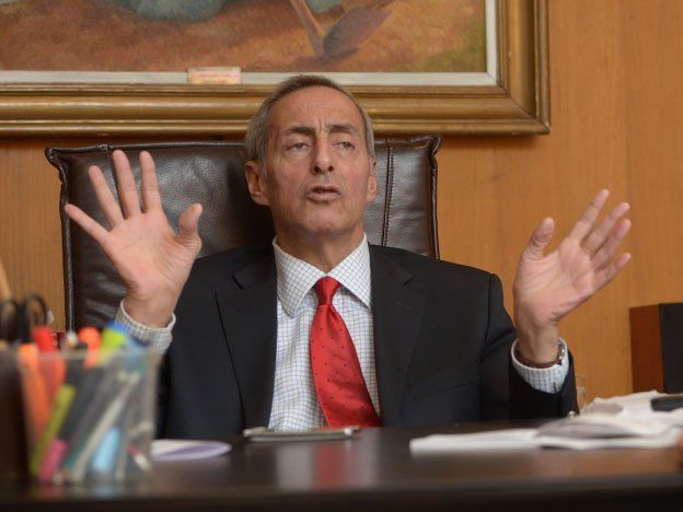 Tras los resultados de las elecciones, Fayad pidió la renuncia a su gabinete