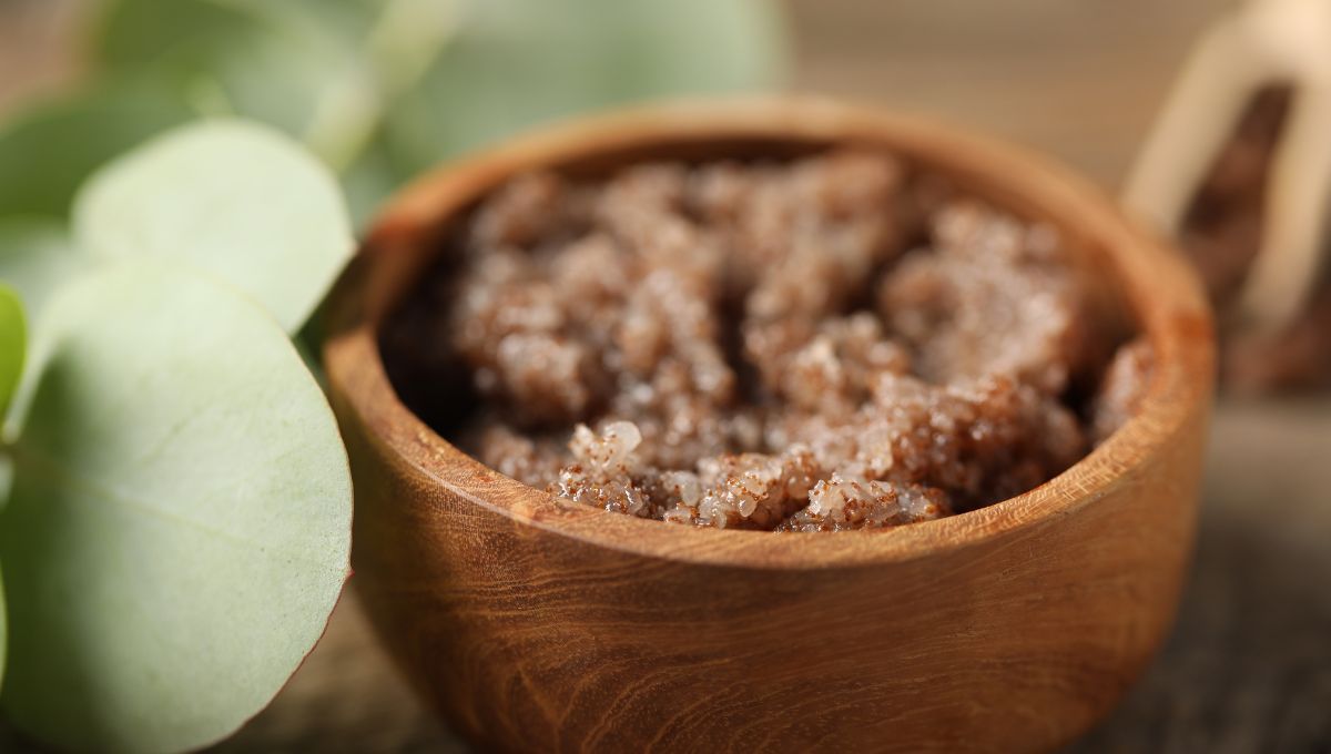 El exfoliante corporal debe usarse dos veces por semana. El exfoliante corporal debe usarse dos veces por semana. 