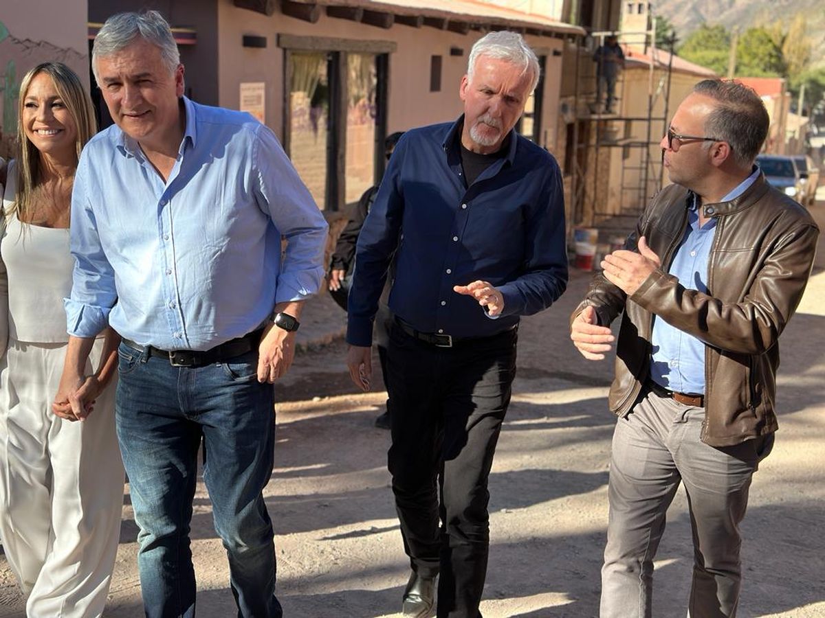 Tulia Snopek junto a su esposo, el gobernador Gerardo Morales, James Cameron y Alejandro Spinello. Tulia Snopek junto a su esposo, el gobernador Gerardo Morales, James Cameron y Alejandro Spinello.