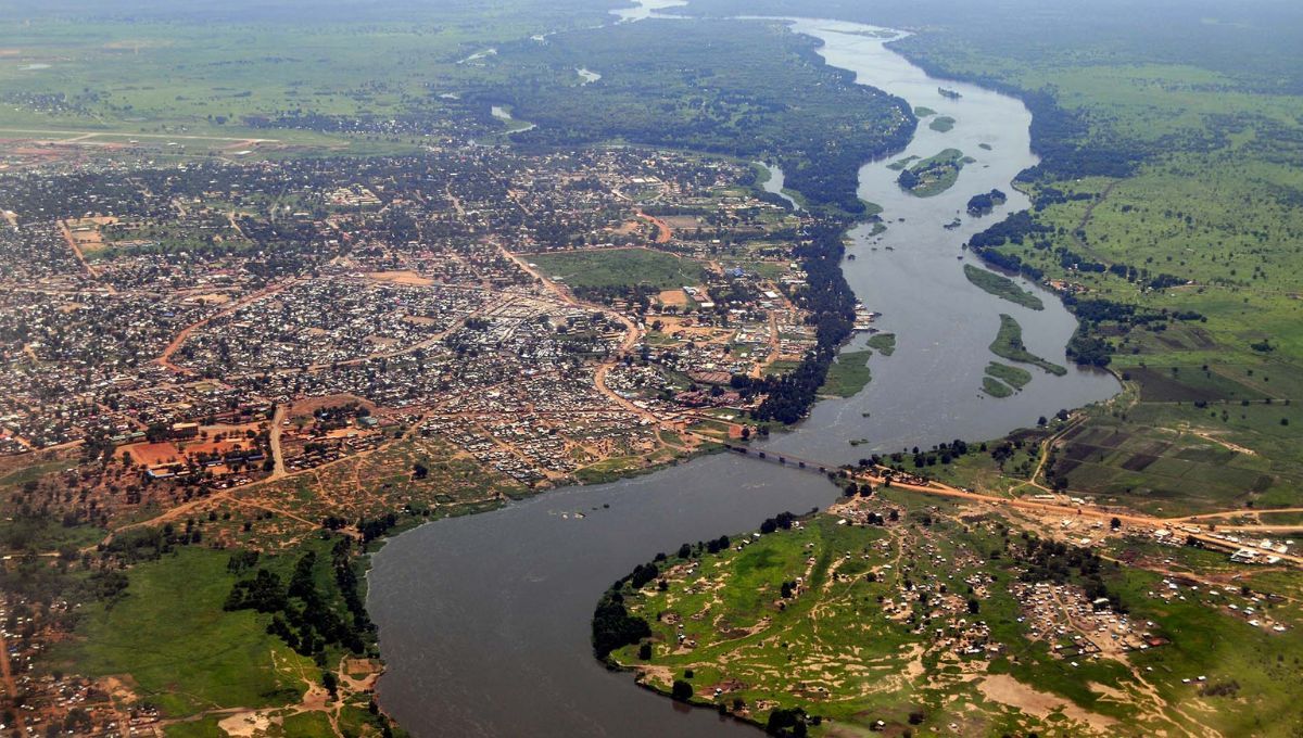 Este río representa el derecho al desarrollo, la identidad nacional y el futuro de millones de personas en una región donde el agua vale más que el oro Este río representa el derecho al desarrollo, la identidad nacional y el futuro de millones de personas en una región donde el agua vale más que el oro