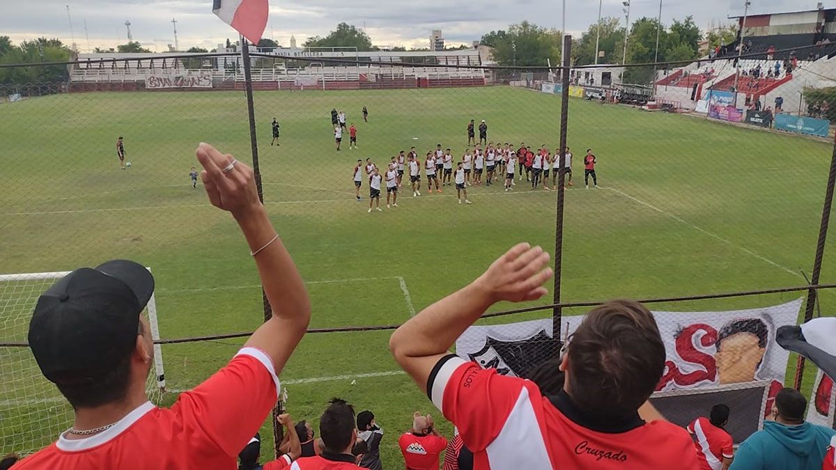 Antes de la final, Maipú recibió un emocionante banderazo