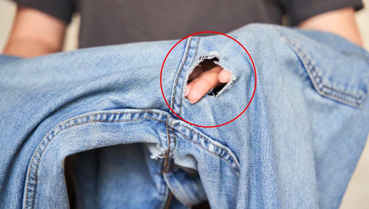 Si tienes un pantalóm rajado en la entrepierna no lo tires. Puedes restarar la prenda gracias a un sencillo truco en el hogar. 