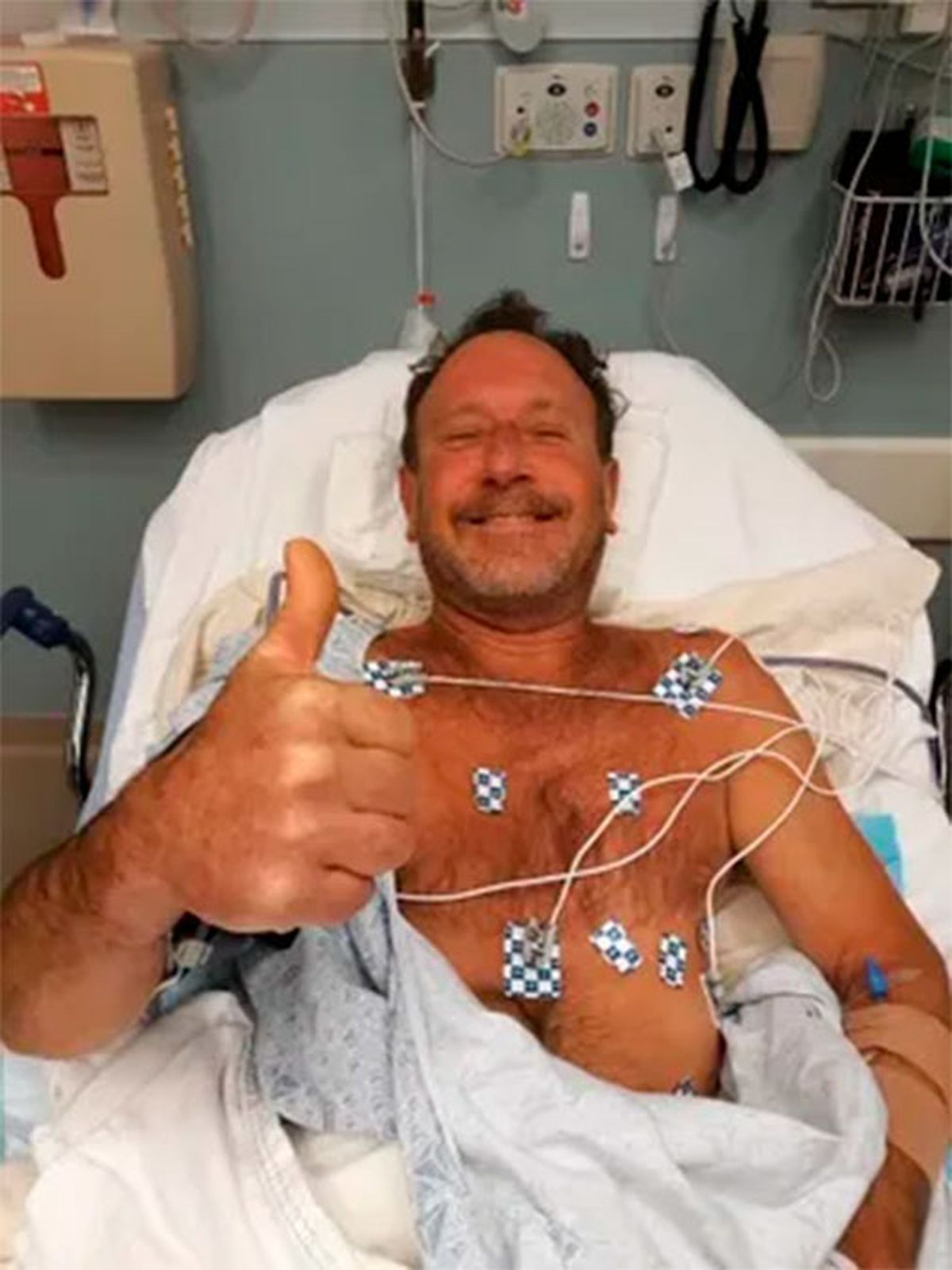 Una ballena se tragó a un hombre y luego lo escupió vivo