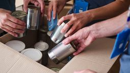 Convierte una simple lata de conserva en una hermosa lámpara Convierte una simple lata de conserva en una hermosa lámpara