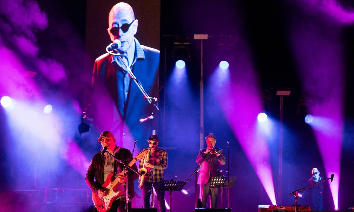 No lo olvidan. Masivos cánticos contra Mauricio Macri en el recital de la banda del Indio Solari.