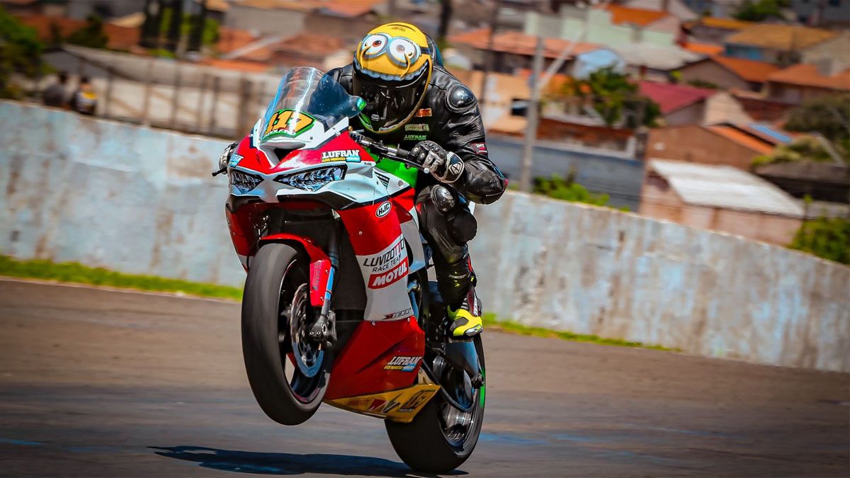 Franco Pandolfino se impuso en el Superbike de Brasil.