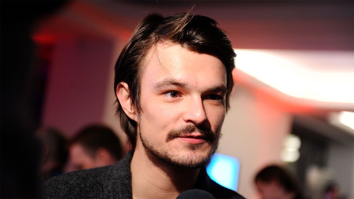 Dawid Ogrodnik es uno de los protagonistas de Johnny