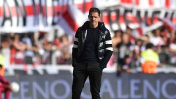 Efecto Gallardo: Riquelme echó a Gago como DT de Boca después de perder con River