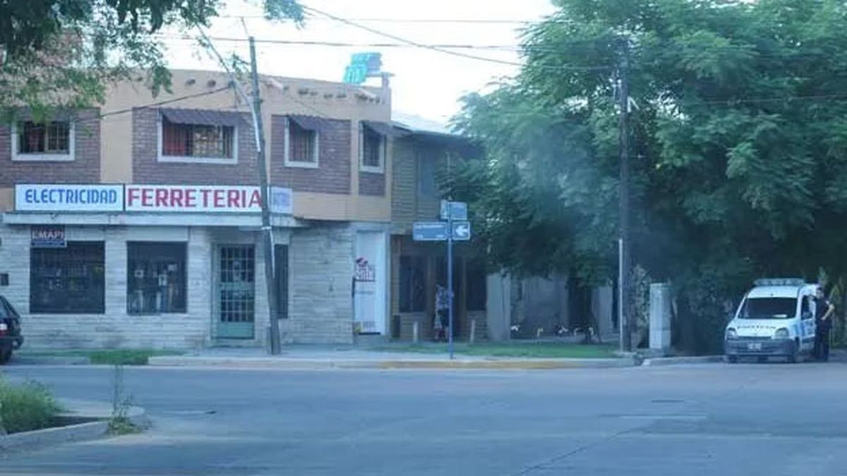 Durante mucho tiempo Hugo Correa tuvo una consigna policial debido a las amenazas que sufría por la familia de los ladrones muertos. Durante mucho tiempo Hugo Correa tuvo una consigna policial debido a las amenazas que sufría por la familia de los ladrones muertos.