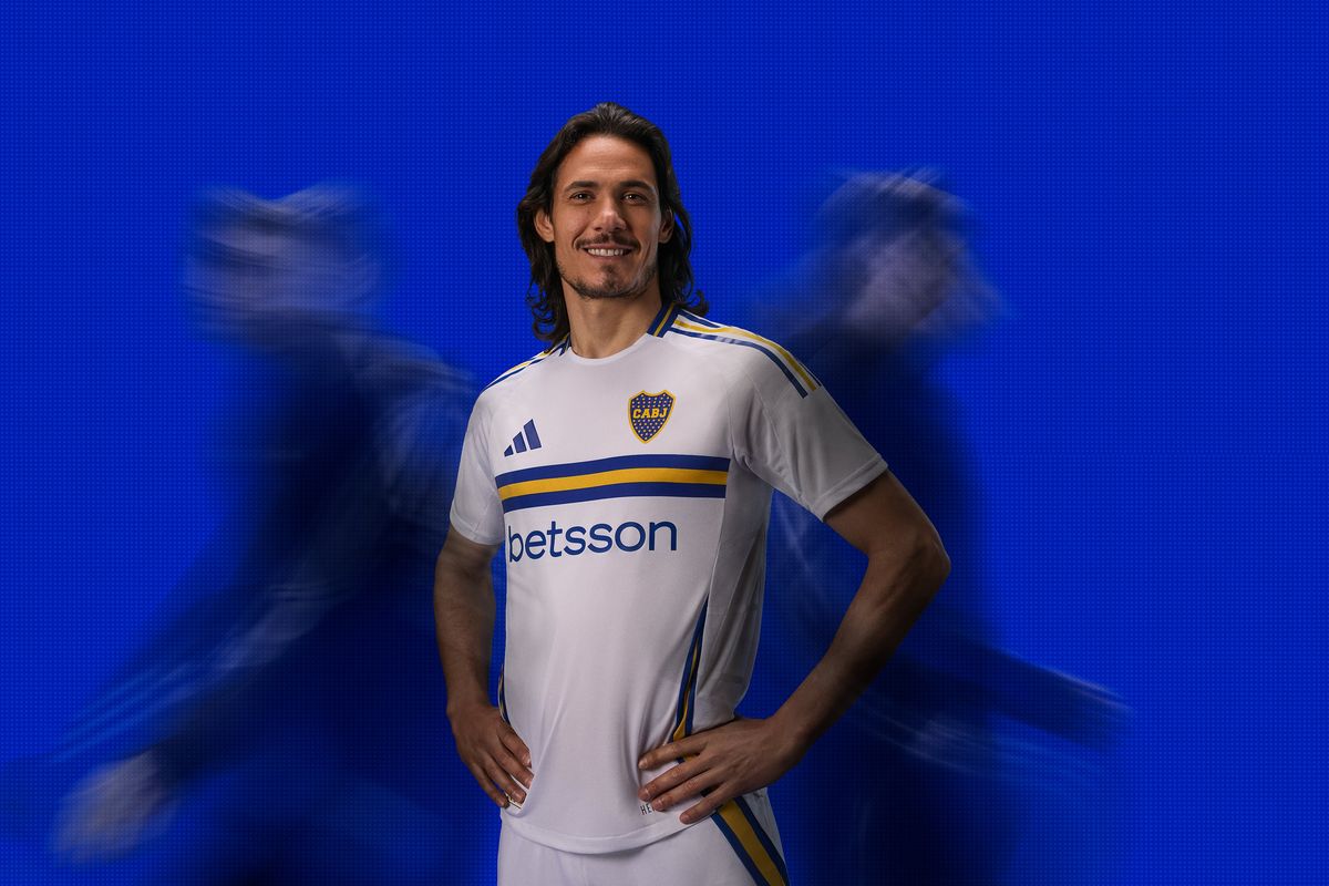 Cavani con la nueva camiseta de Boca.