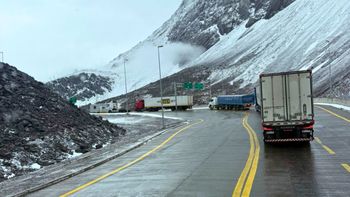 Vuelven las nevadas a la alta montaña y complicaría el Paso Cristo Redentor