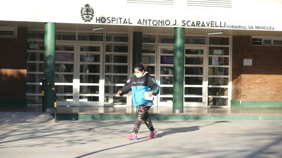 Un hombre de 54 años de Tunuyán fue encontrado muerto en su pieza, donde estaba encendida una salamandra. El diagnóstico indicó que había fallecido por intoxicación con monóxido de carbono.