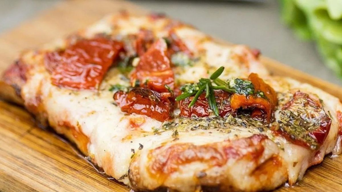 El matambre a la pizza se puede hacer de varias maneras. Lo importante es que quede tierno. El matambre a la pizza se puede hacer de varias maneras. Lo importante es que quede tierno.