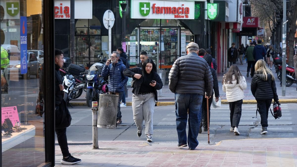Otra vez a abrigarse este miércoles de descenso de la temperatura, según el pronóstico del tiempo en Mendoza. Otra vez a abrigarse este miércoles de descenso de la temperatura, según el pronóstico del tiempo en Mendoza.