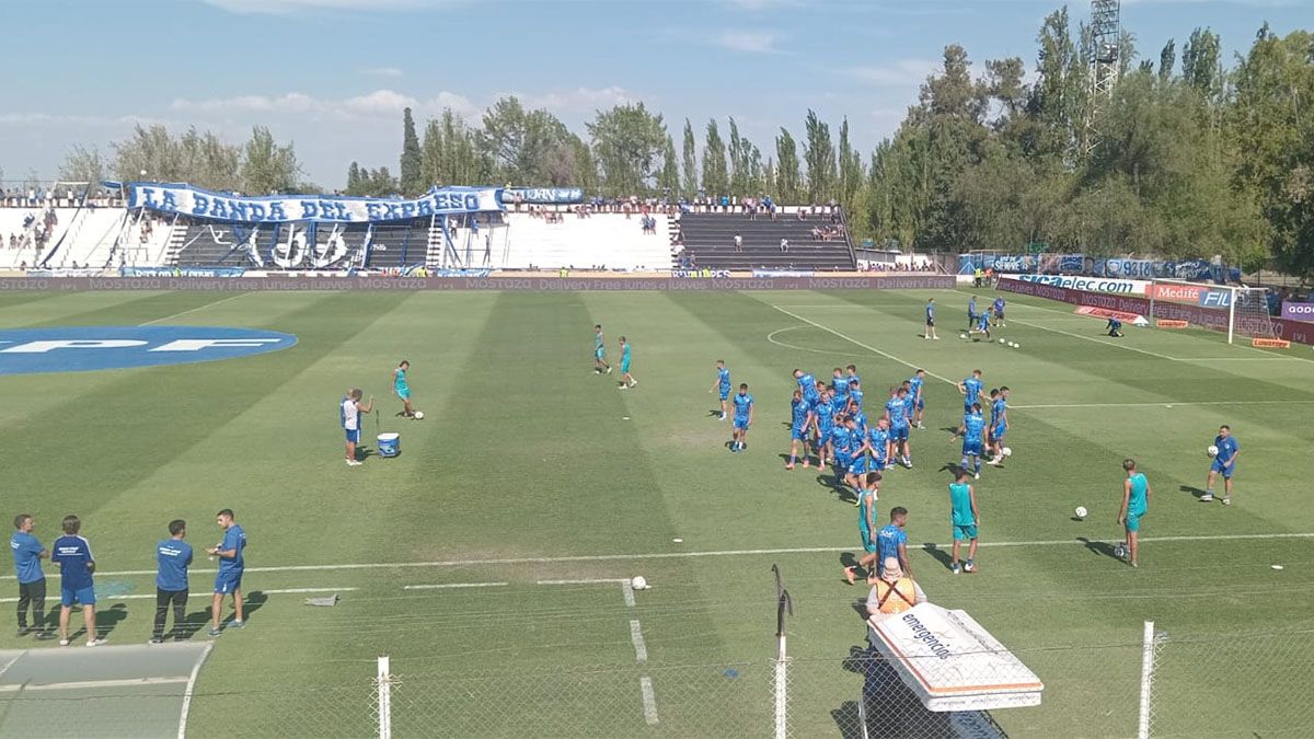 Desde las 9 se velarán los restos de Víctor Legrotaglie en el estadio que lleva su nombre. Desde las 9 se velarán los restos de Víctor Legrotaglie en el estadio que lleva su nombre.