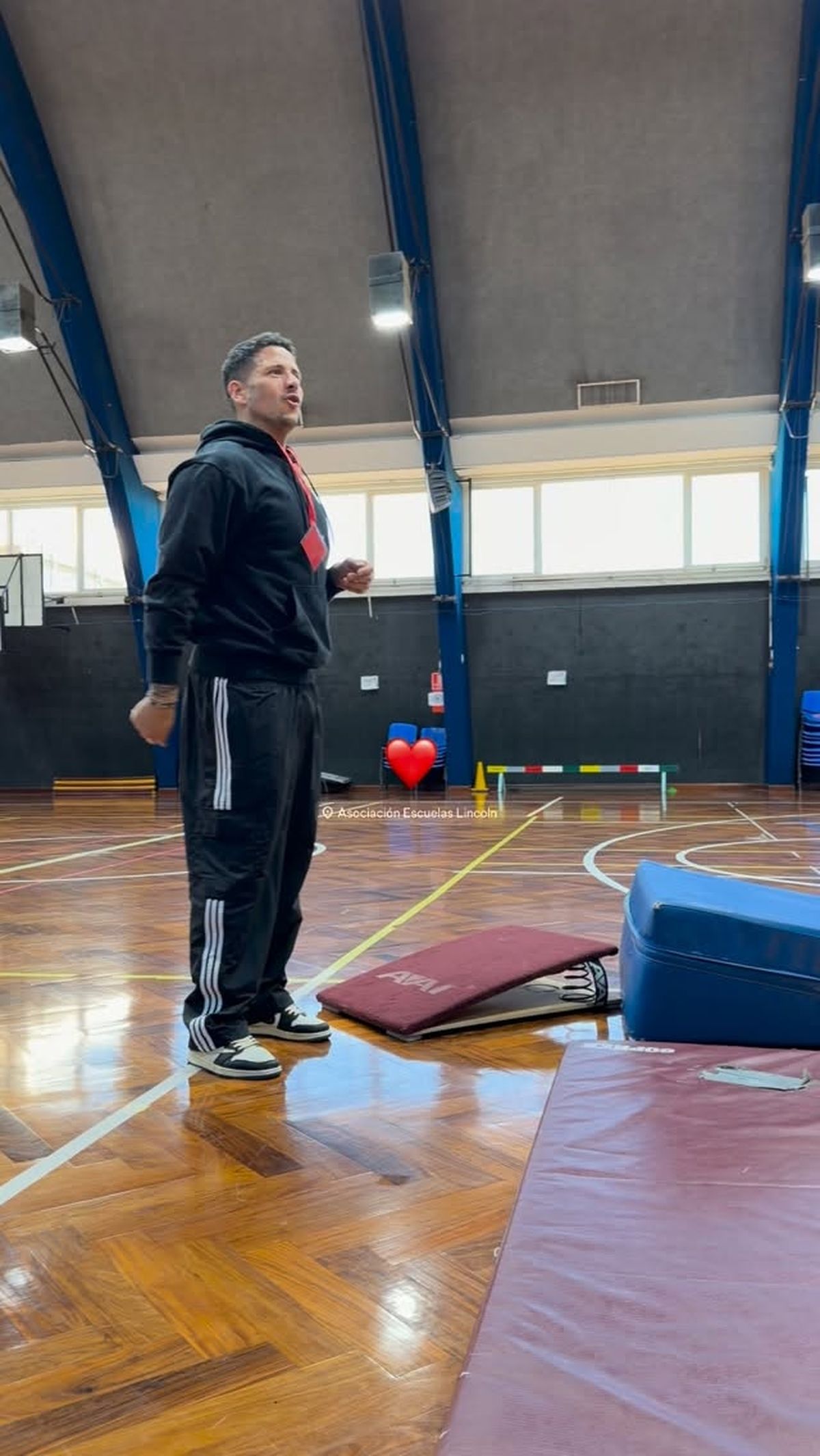 Mart&iacute;n Migueles acompa&ntilde;&oacute; a Wanda Nara al colegio de sus hijas.