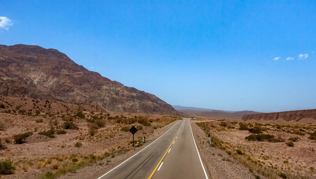 La ruta 7 de Chile es un camino difícil de cruzar y solo los mejores viajeros podrán hacerlo. La ruta 7 de Chile es un camino difícil de cruzar y solo los mejores viajeros podrán hacerlo.