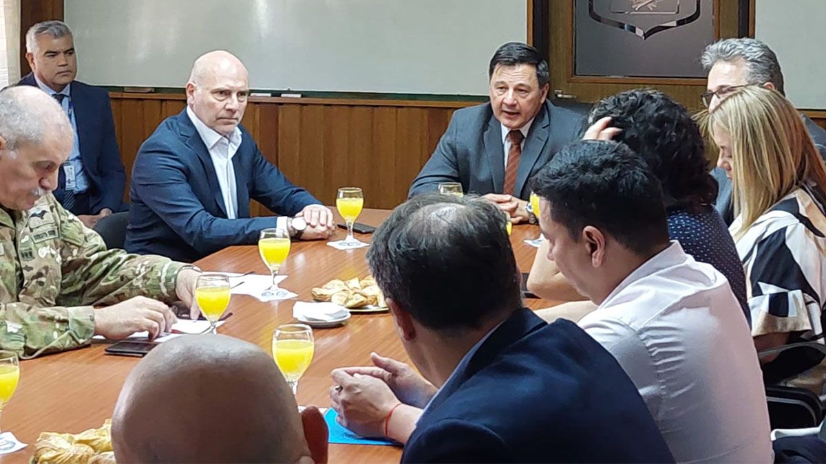 Los doctores Dalmiro Garay, Manuel Pizarro y Pablo Quirós encabezaron el encuentro de la Junta Electoral de cara a las elecciones nacionales del 22 de octubre.
