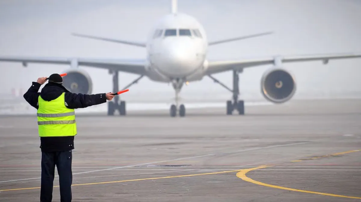 Los controladores aéreos comienzan desde este viernes medidas de fuerza en todo el país.