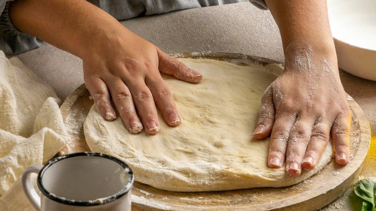 Cómo hacer Pizza casera con 1 kg de harina: la receta de una masa gustosa y con 5 ingredientes