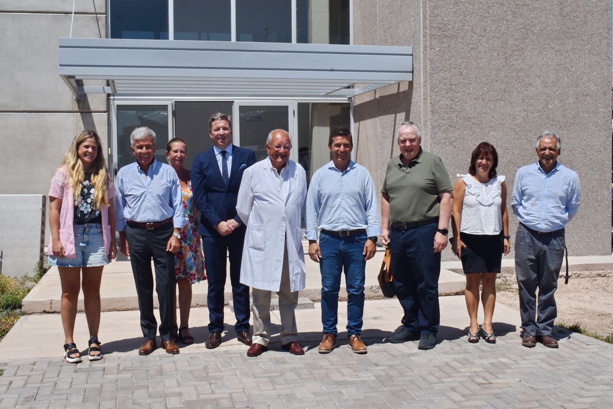 Andrés Lombardi fue reconocio en el hospital modelo que tiene CONIN en Las Heras. Andrés Lombardi fue reconocio en el hospital modelo que tiene CONIN en Las Heras.