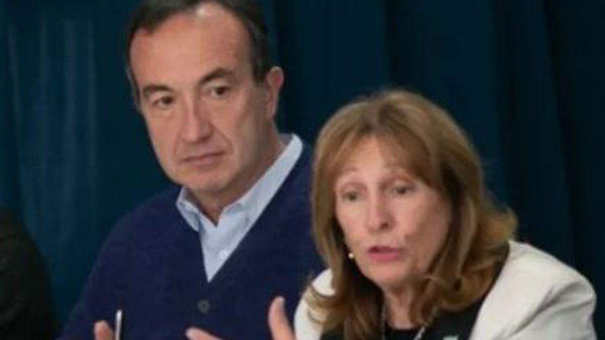 El vicerrector Gabriel Fidel y la rectora Esther Sánchez.