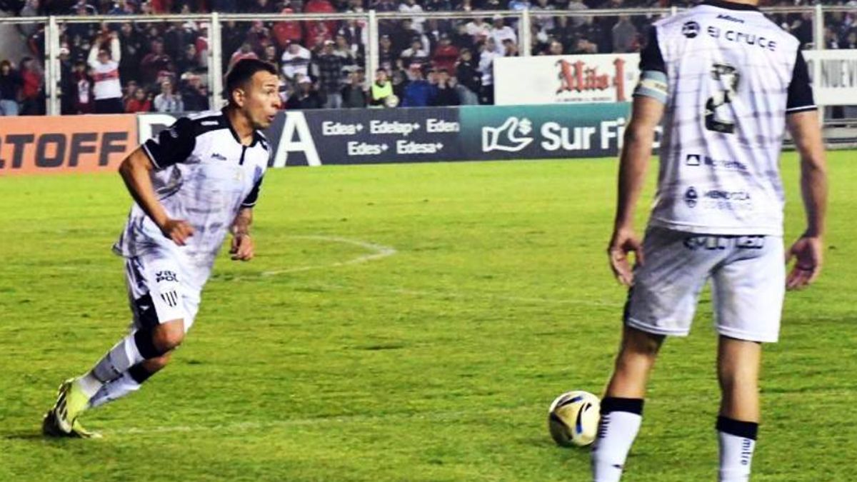 Gimnasia y Esgrima perdió dos partidos seguidos, pero todavía está primero.
