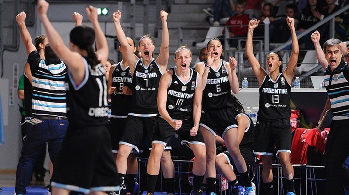 El seleccionado femenino de básquetbol arrancó ganando